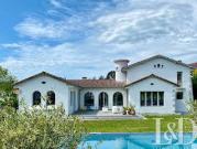 Maison avec piscine et jardin