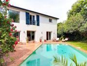 Maison avec piscine et jardin