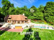 Maison avec piscine et jardin