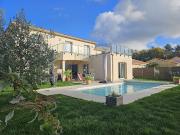 Maison avec piscine et jardin