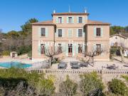 Maison avec piscine et jardin
