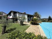 Maison avec piscine et jardin