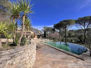 Maison avec piscine et jardin