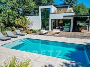 Maison avec piscine et jardin
