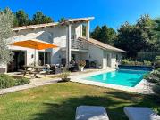 Maison avec piscine et jardin