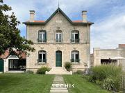 Maison avec piscine et jardin