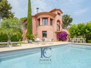 Maison avec piscine et jardin