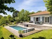 Maison avec piscine et jardin