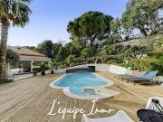 Maison avec piscine et jardin