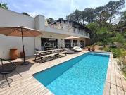Maison avec piscine et jardin