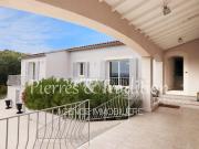 Maison avec piscine et jardin