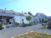 Maison avec piscine et jardin