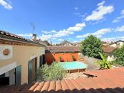 Maison avec piscine et jardin