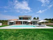 Maison avec piscine et jardin