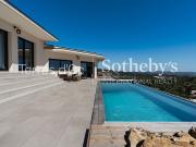 Maison avec piscine et jardin