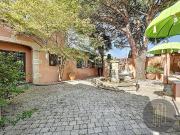 Maison avec piscine et jardin