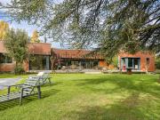 Maison avec piscine et jardin