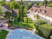 Maison avec piscine et jardin