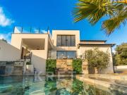 Maison avec piscine et jardin