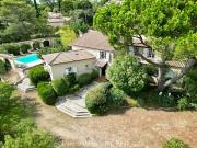 Maison avec piscine et jardin