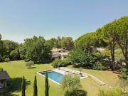 Maison avec piscine et jardin