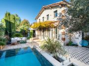 Maison avec piscine et jardin