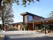 Maison avec piscine et jardin