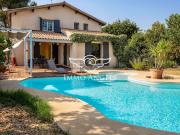 Maison avec piscine et jardin