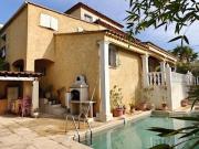 Maison avec piscine et jardin