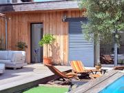 Maison avec piscine et jardin