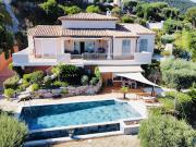 Maison avec piscine et jardin