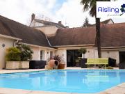 Maison avec piscine et jardin