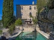 Maison avec piscine et jardin