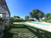 Maison avec piscine et jardin