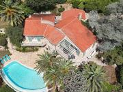 Maison avec piscine et jardin