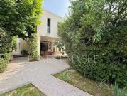 Maison avec piscine et jardin