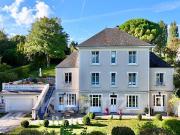 Maison avec piscine et jardin