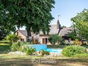 Maison avec piscine et jardin