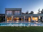 Maison avec piscine et jardin