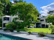 Maison avec piscine et jardin
