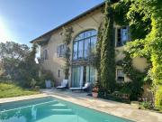 Maison avec piscine et jardin