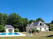 Maison avec piscine et jardin