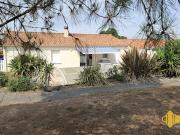 Maison avec piscine et jardin