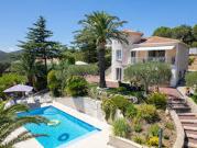 Maison avec piscine et jardin