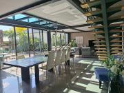 Maison avec piscine et jardin