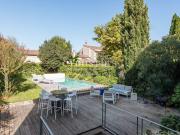 Maison avec piscine et jardin