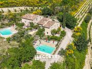 Maison avec piscine et jardin