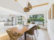 Maison avec piscine et jardin