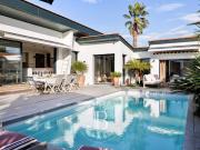 Maison avec piscine et jardin