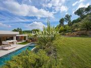 Maison avec piscine et jardin